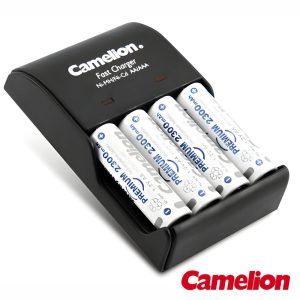 Carregador Universal AA/AAA c/ 4 pilhas AA 2300mAh CAMELION - (BC-1002A)